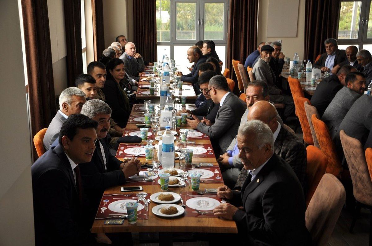 Muhtarlar yemekte bir araya geldi