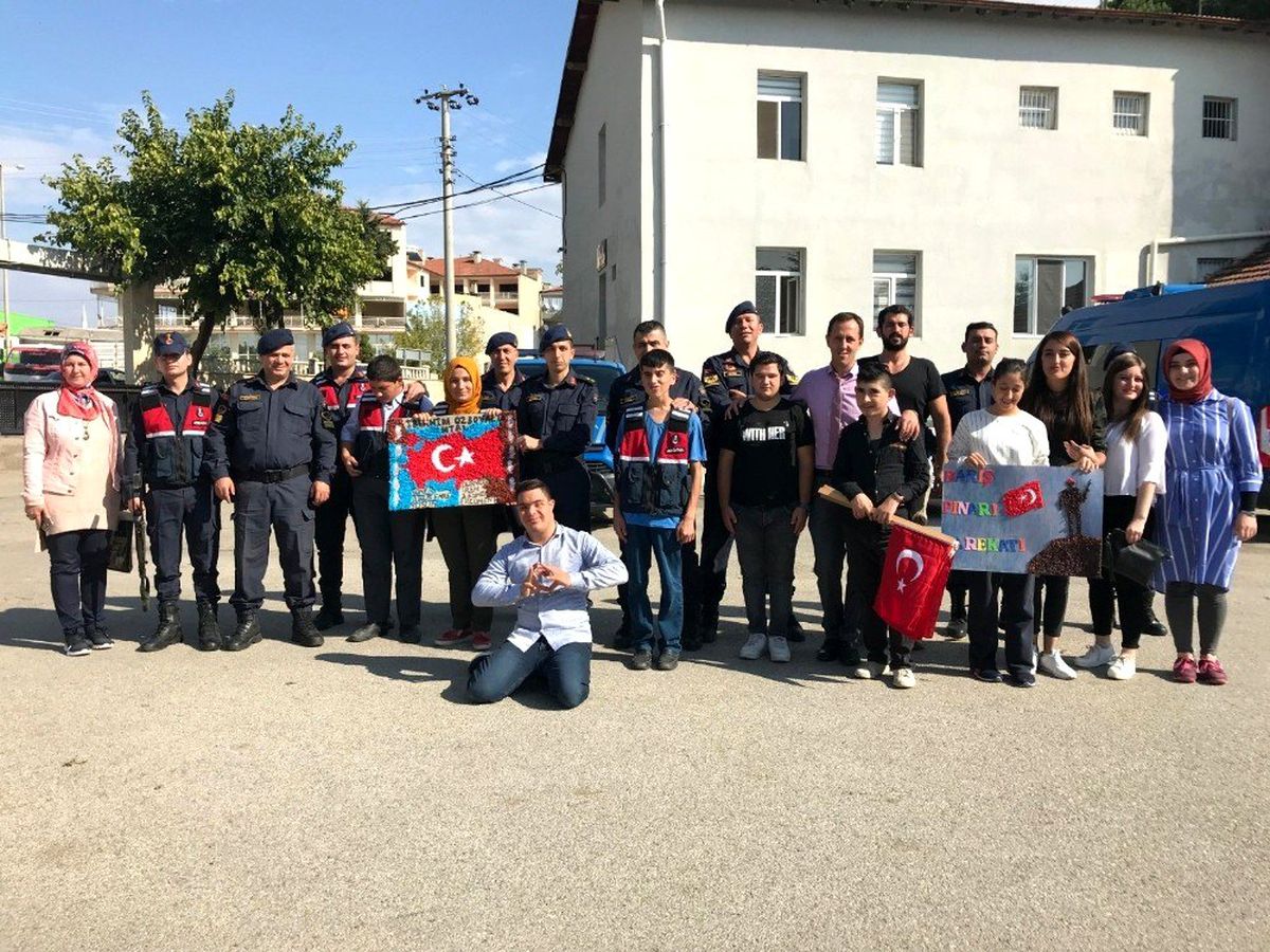 Özel öğrencilerin, özel asker sevgisi