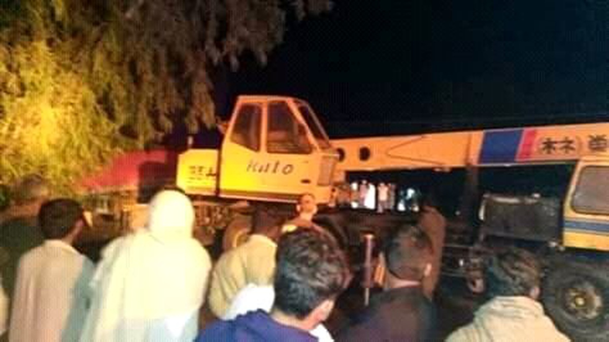 Pakistan\'da ambulansla treyler çarpıştı: 9 ölü
