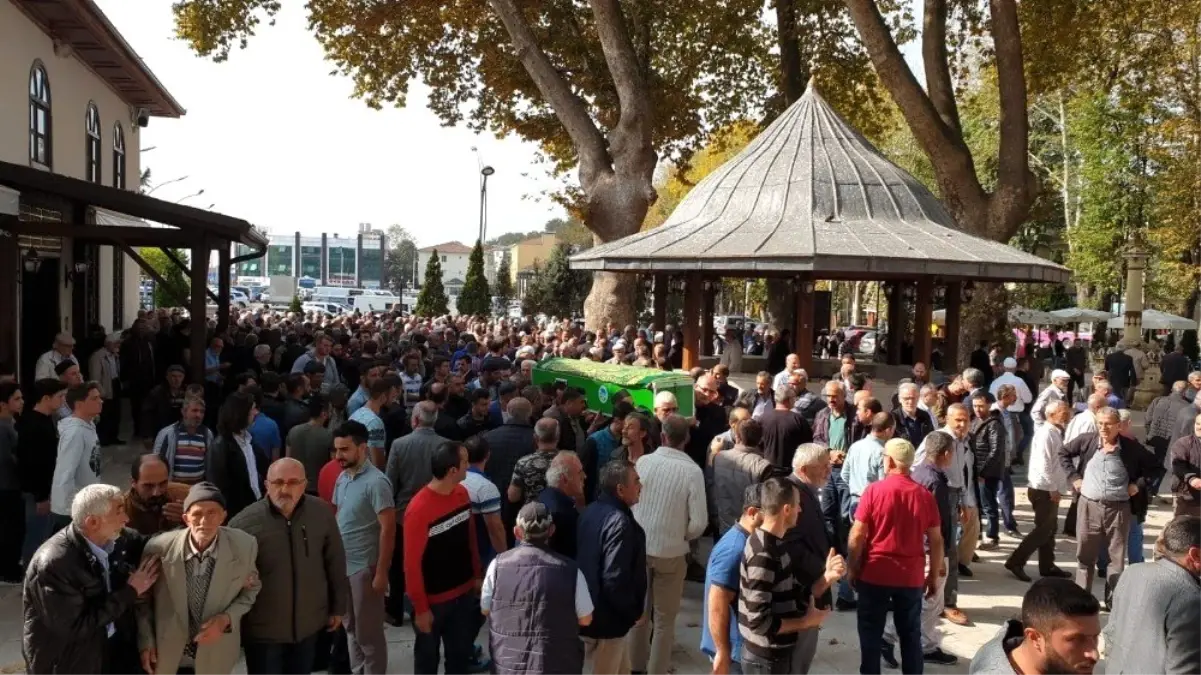 Sakarya Nehrine düşerek hayatını kaybeden şahıs son yolculuğuna uğurlandı