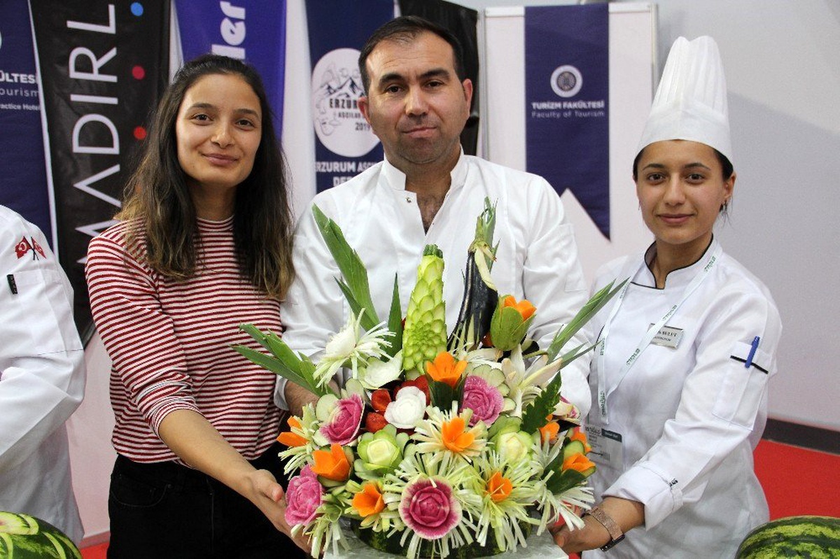Sebze ve meyve dekorları meraklı gözlerin ilgi odağı oldu