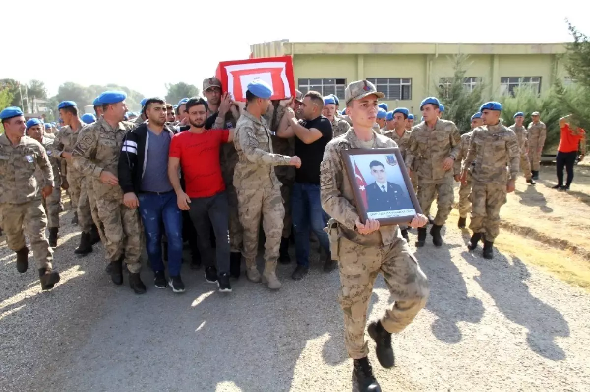 Şehit uzman çavuş Önek\'in naaşı memleketine uğurlandı