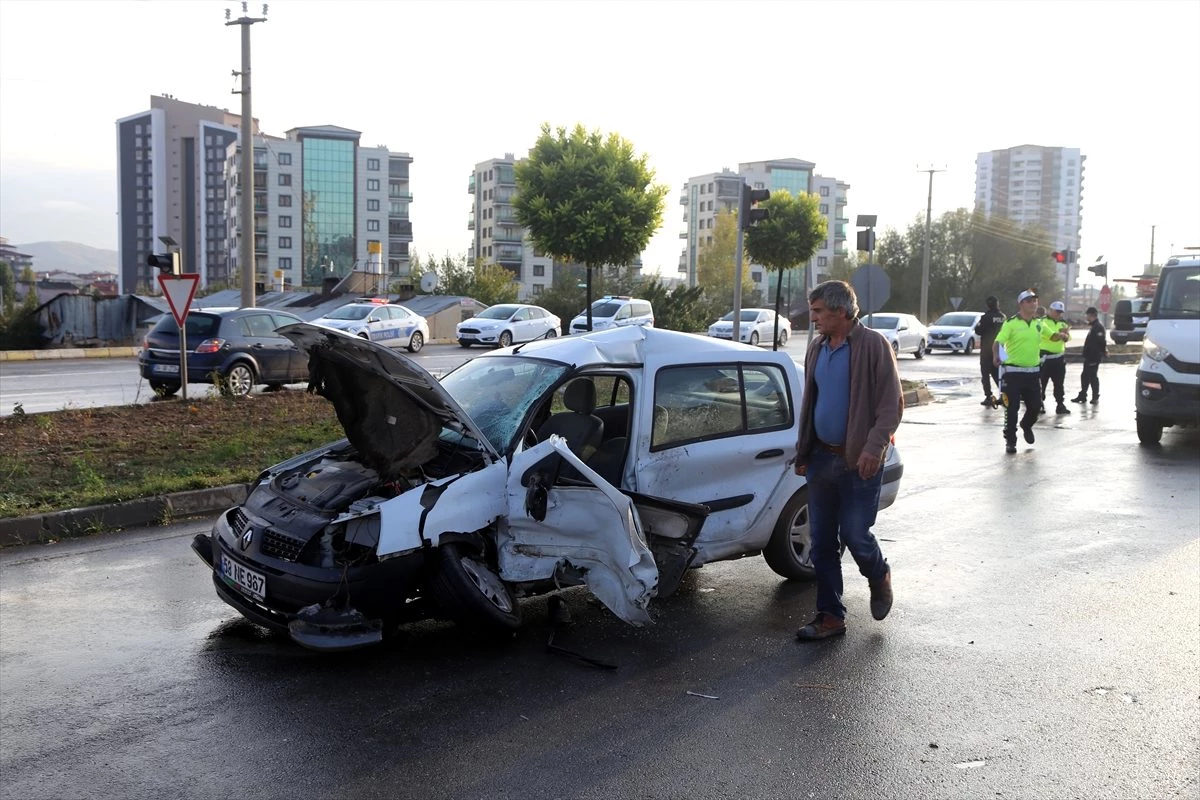 Sivas\'ta trafik kazası: 2 ölü, 2 yaralı