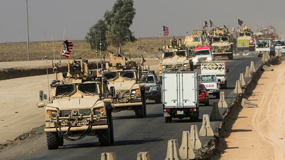 Suriyeli Kürtler Irak\'a giden ABD konvoyunu taşladı: Bize ihanet ettiniz, lanetleneceksiniz