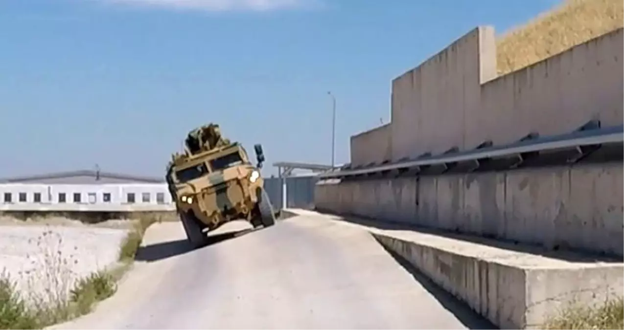 TSK\'nın dev askeri zırhlıları karanlıkta görünmez oluyor