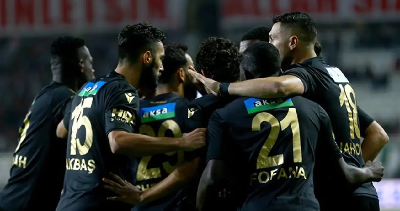 Yeni Malatyaspor, Konyaspor'u 2-0 mağlup etti!
