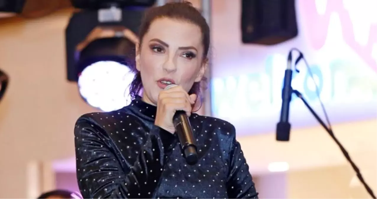 Yeşim Salkım CD\'den şarkı okuyan şarkıcılara sitem etti: Kanırta kanırta sileceğiz