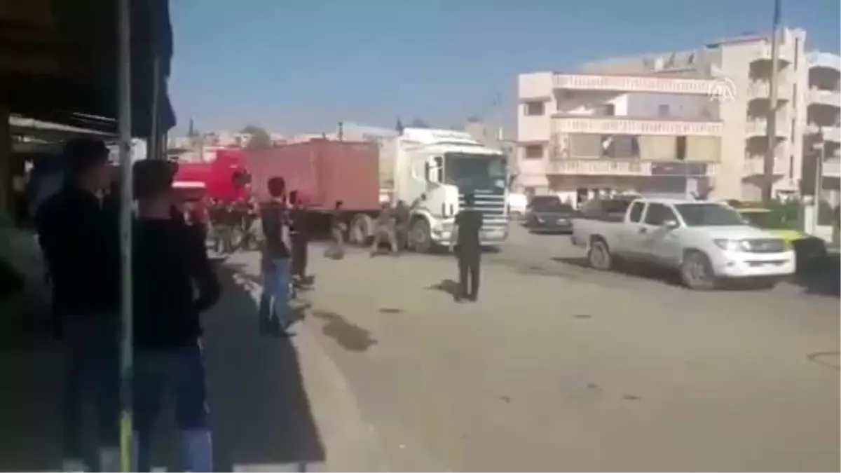 YPG/PKK sempatizanları Suriye\'nin kuzeyinden çekilen ABD güçlerini protesto etti