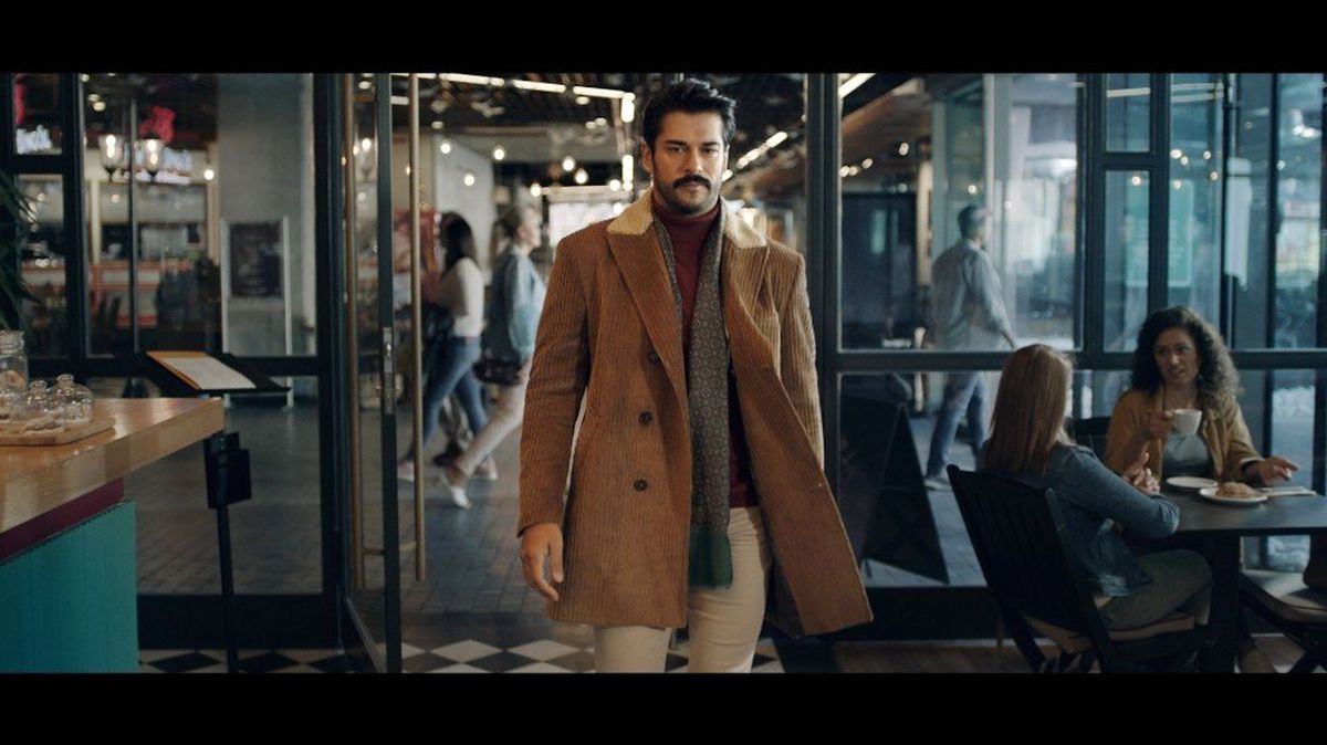 Burak Özçivit ile \'Başarıyı üstünde taşı\' dediler