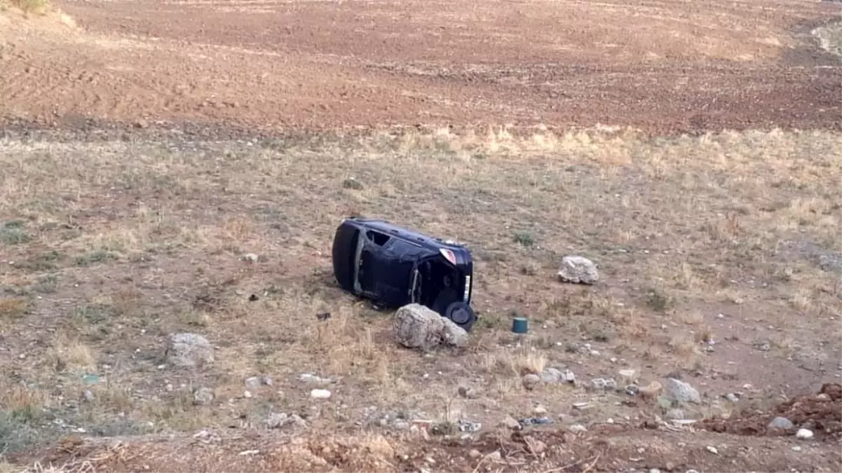 15 yaşındaki çocuk sürücünün kullandığı araç taklalar atarak tarlaya uçtu: 1 ölü, 1 yaralı