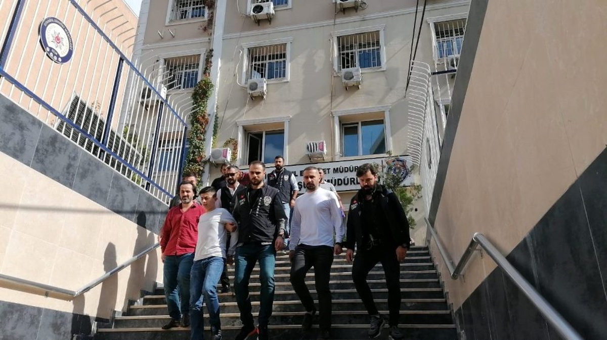 Eyüp\'te uyuşturucu satıcıları arasındaki rekabet kanlı bitti: 2 ölü