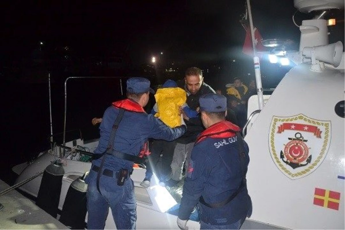 İzmir\'de 82 kaçak göçmen yakalandı