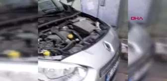 Bursa satın aldığı otomobilin motorundan yılan çıktı