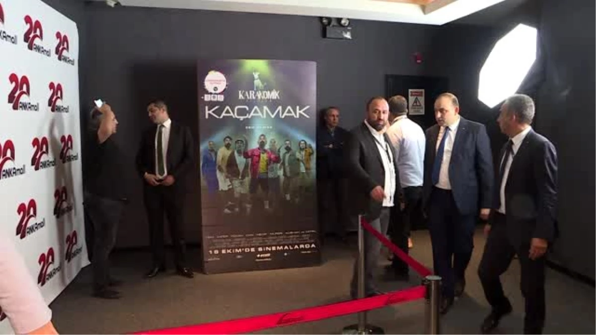 Cem Yılmaz, "Karakomik Filmler"in Başkent gösterimine katıldı