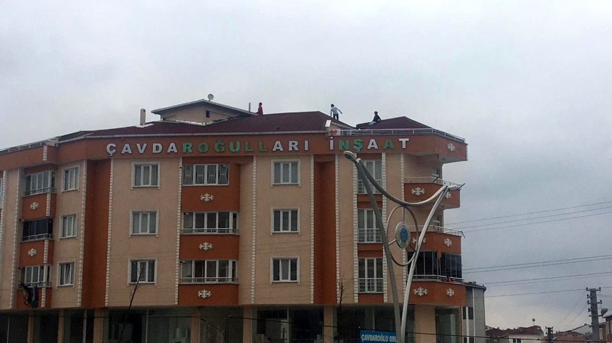 Çocukların \'hobisi\' yürekleri ağza getirdi