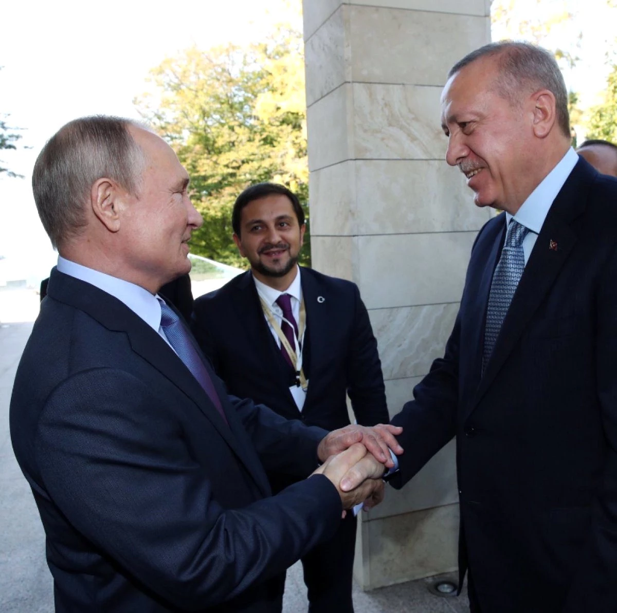 İngiliz basını Erdoğan\'ın Putin ve Pence\'le görüşmesini karşılaştırdı! "Farkı bulunuz" manşeti atıldı