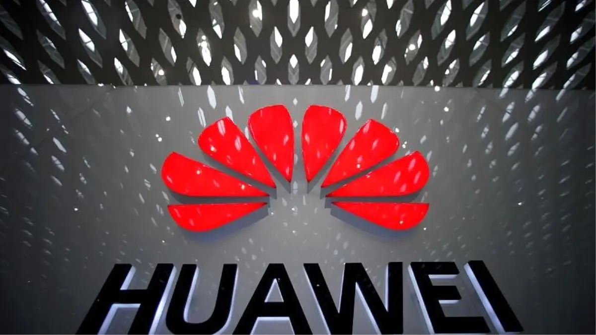 Huawei katlanabilir cep telefonunu Çin\'de 2 bin 400 dolara satacak