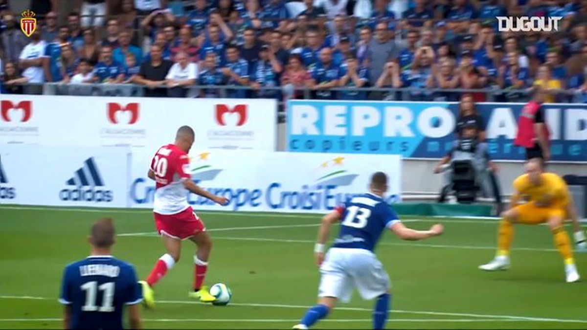 Islam Slimani\'den AS Monaco\'ya Harika Baslangıç
