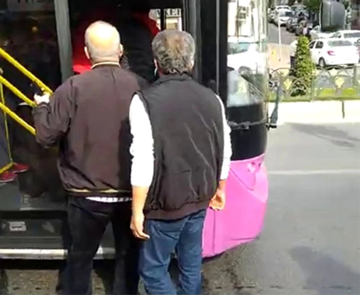 İstanbul\'da otobüs şoförü ile yolcu birbirine girdi