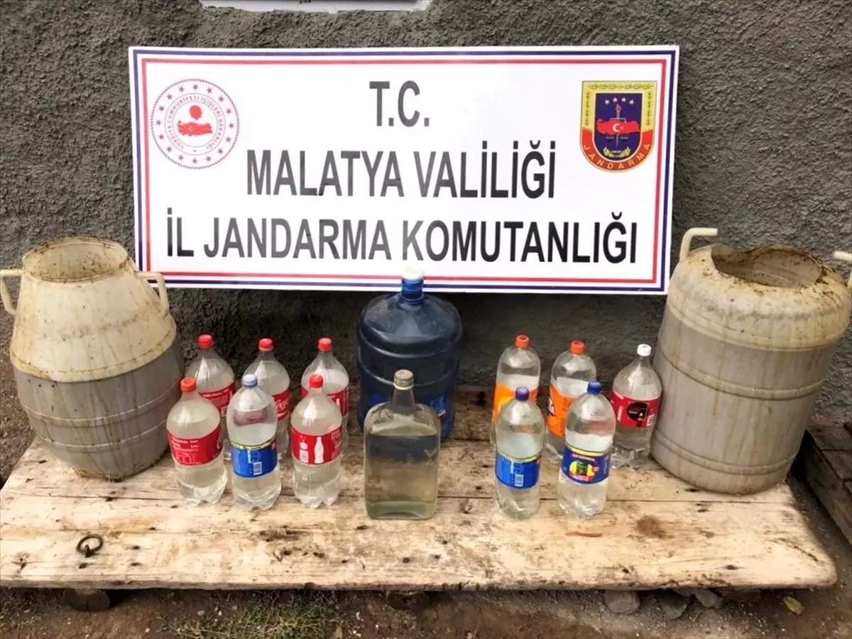 Malatya\'da bin litre sahte içki ele geçirildi