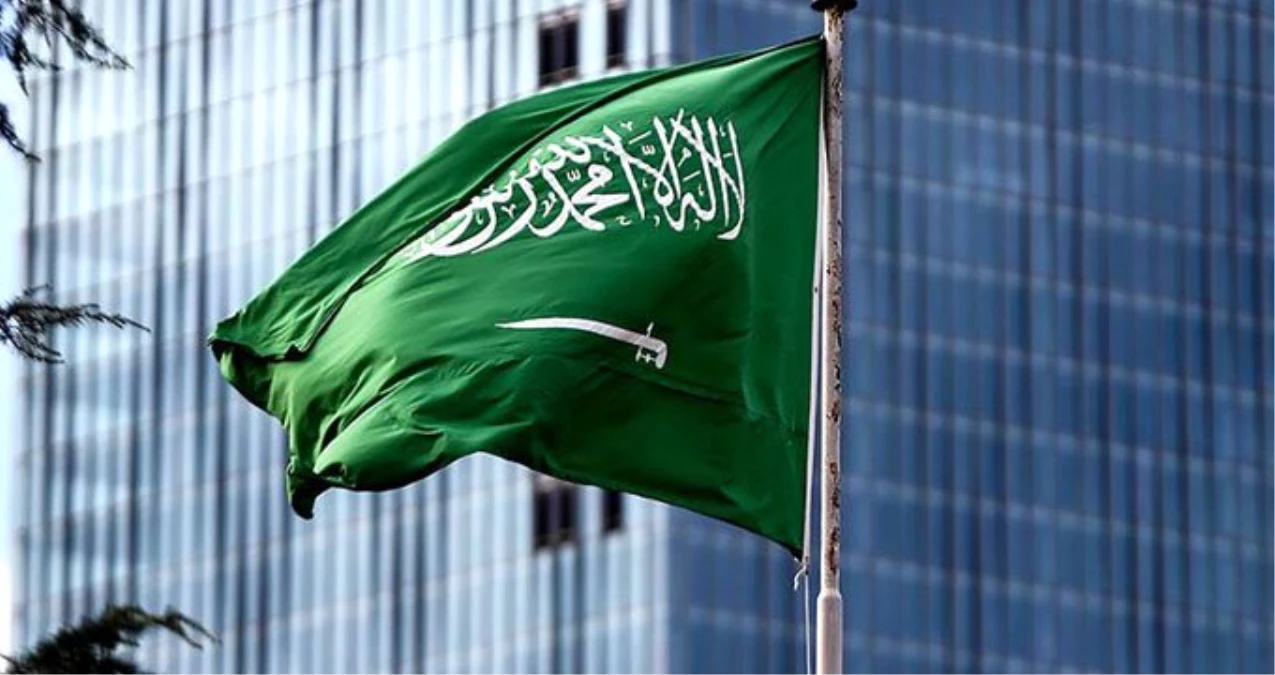 Suudi Arabistan\'da Dışişleri ve Ulaştırma Bakanları görevden alındı