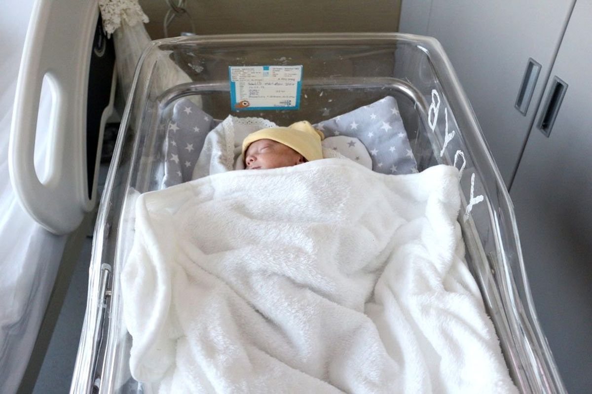 955 gram doğan Aren bebek 100 günde hayata tutundu