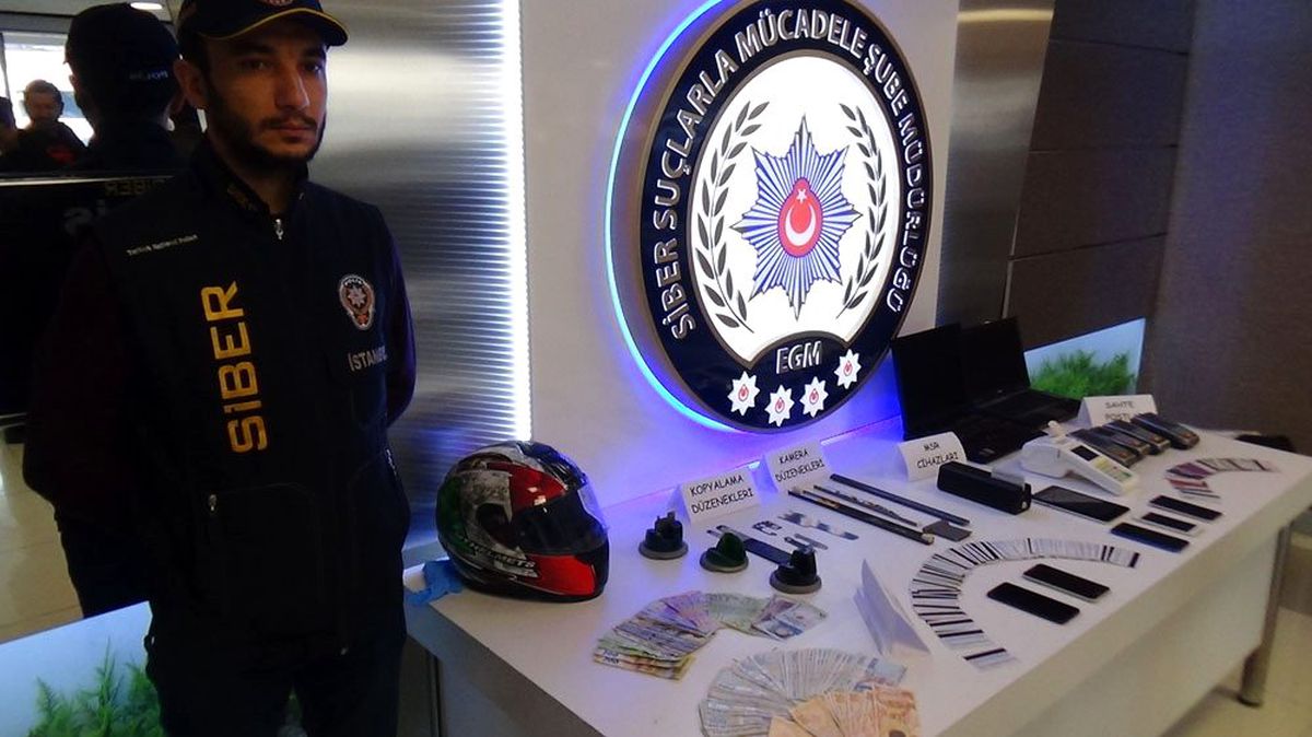 İstanbul\'da siber dolandırıcılık yapan 14 şüpheli yakalandı