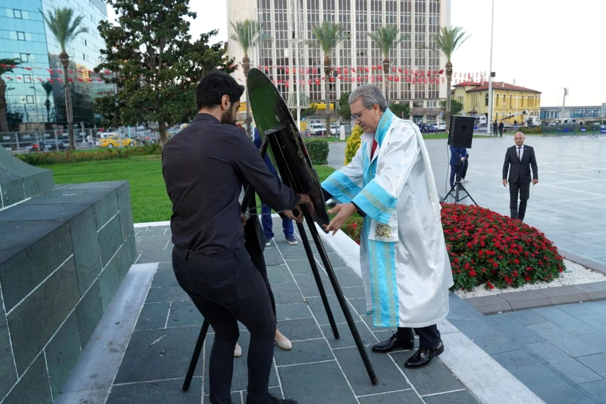 Rektör Budak, Atatürk Anıtına Çelenk sundu