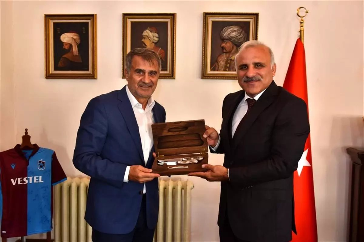 Şenol Güneş\'ten Başkan Zorluoğlu\'na ziyaret