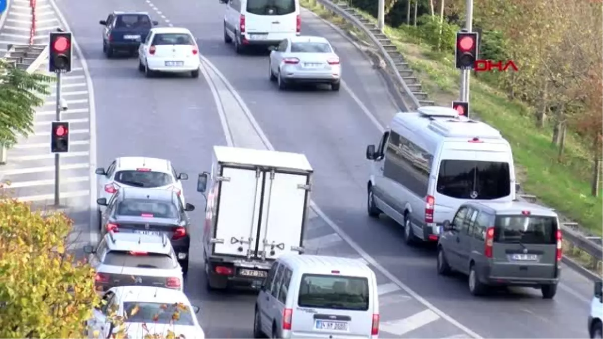 Sürücüleri şaşkına çeviren 3 saniyelik trafik ışıkları