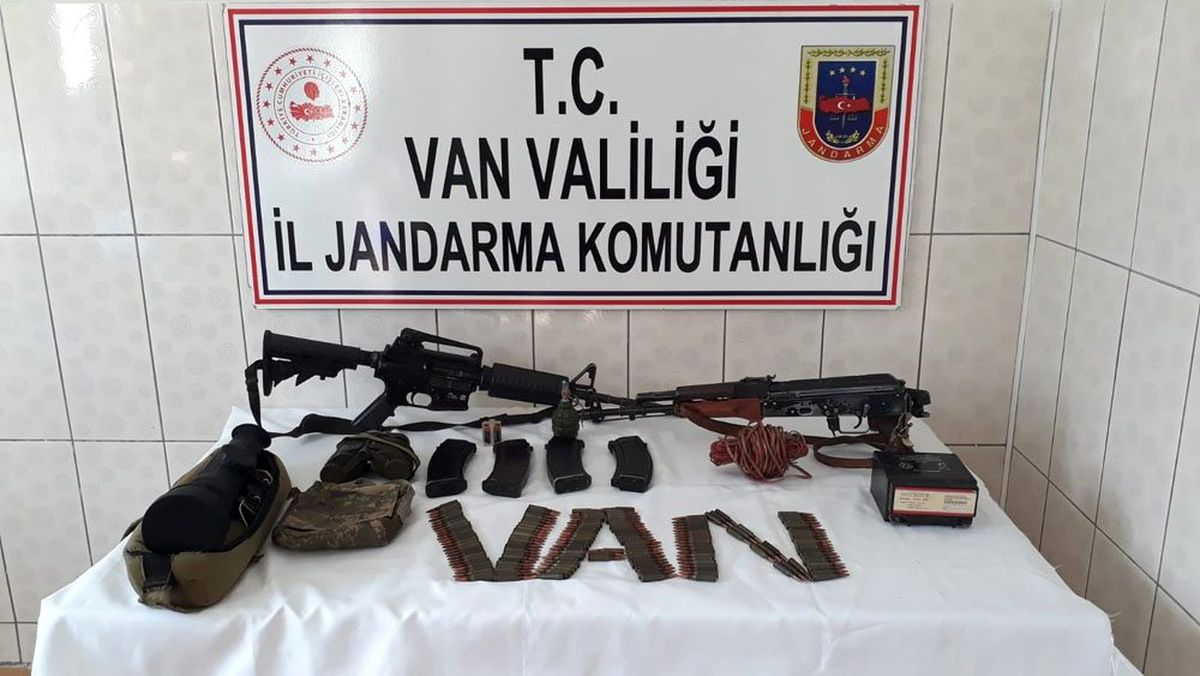 Van\'da silah, mühimmat ve yaşam malzemesi ele geçirildi