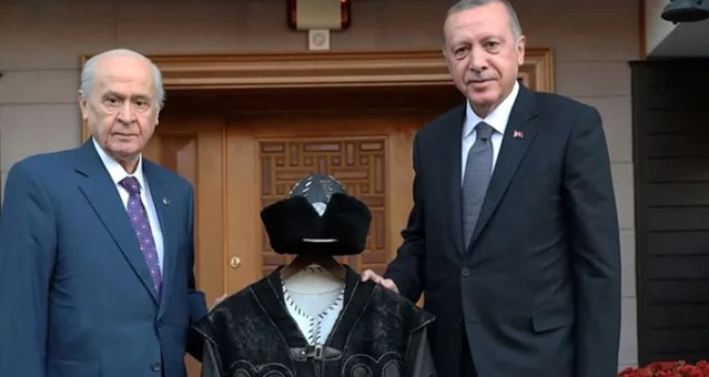 Bahçeli, Erdoğan'a neden hakan kaftanı hediye etti? İşte olay hediyenin sırrı