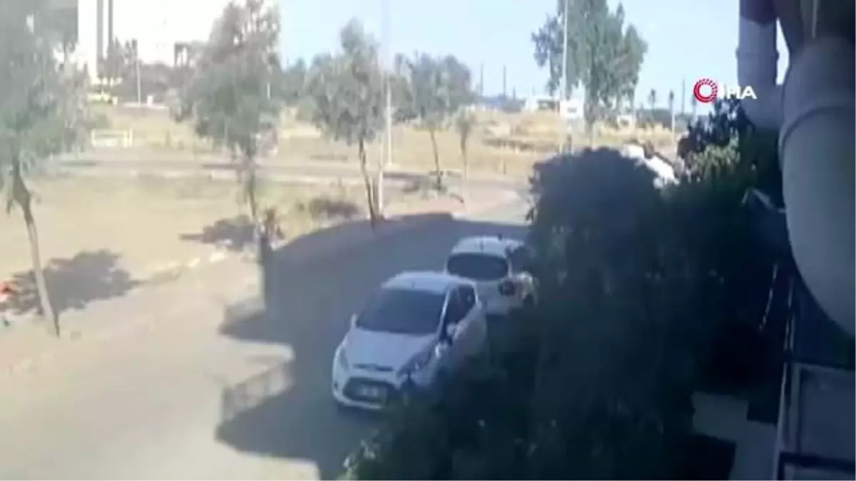 Emekli öğretmenin acıyı ikiye katlayan son türküsü...Park ettiği aracından malzeme alırken kazaya...