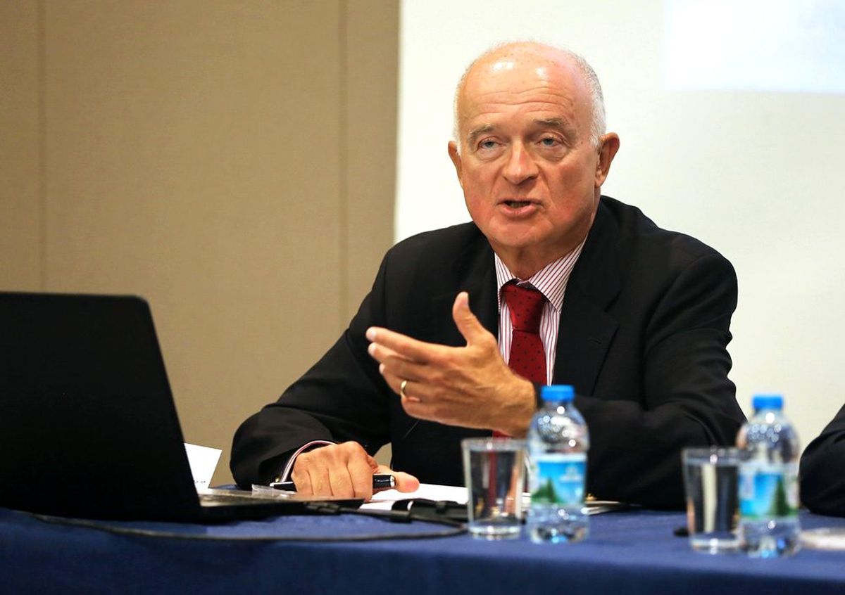 İngiltere Başbakanı Johnson\'ın kararına Türk kuzeni Kuneralp de karşı