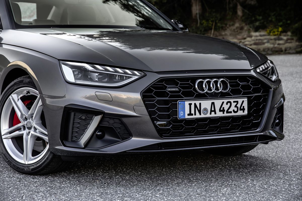 Audi\'nin en çok satan modeli A4 güncellendi