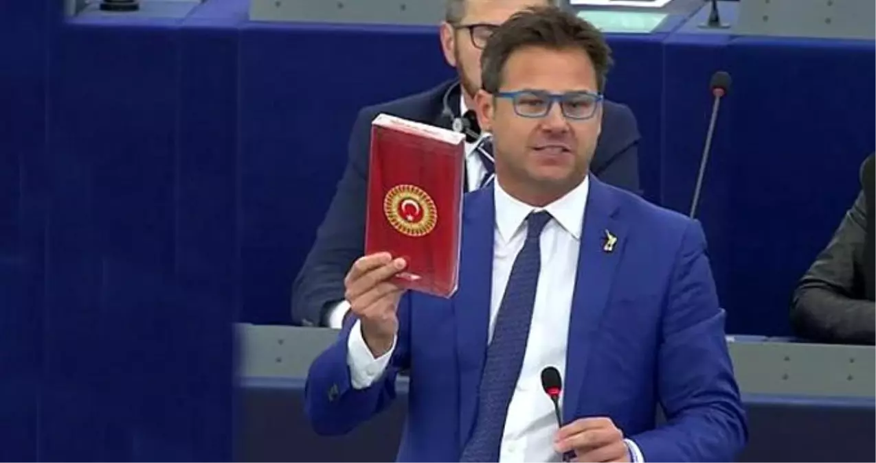 Barış Pınarı Harekatı\'nı eleştiren AP Milletvekili aşırı sağcı Angelo Ciocca cezalandırıldı