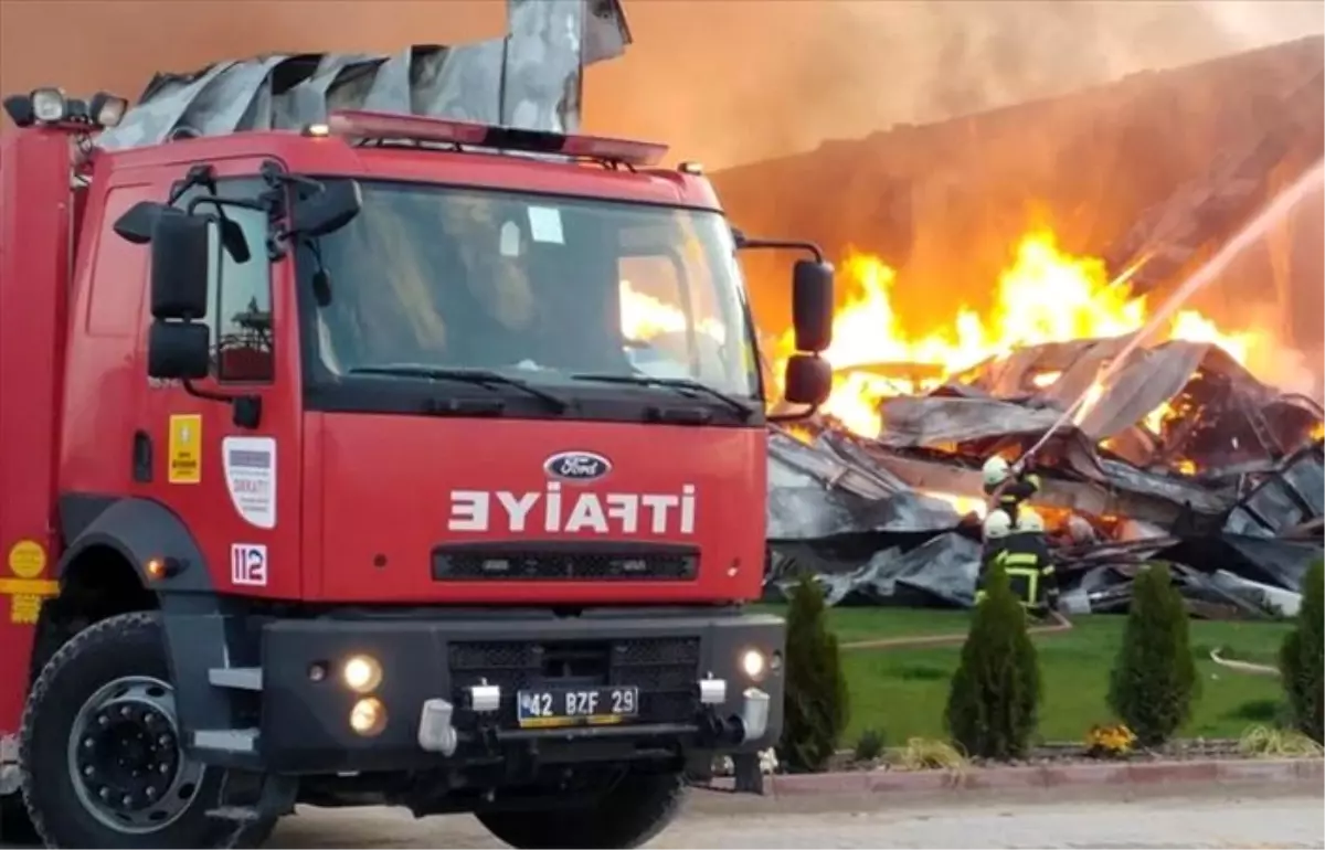 Bisküvi fabrikasında yangın