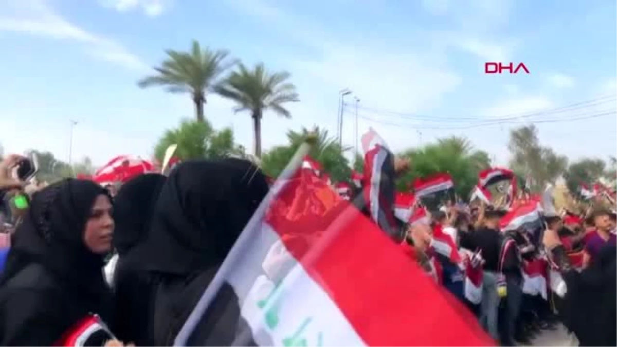 Irak\'ta öğrenciler de protestolara katıldı
