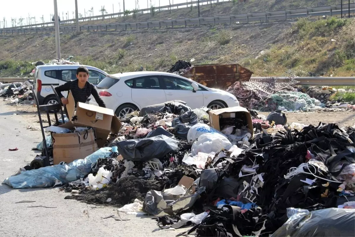 İzmir\'in göbeğinde çöp dağları