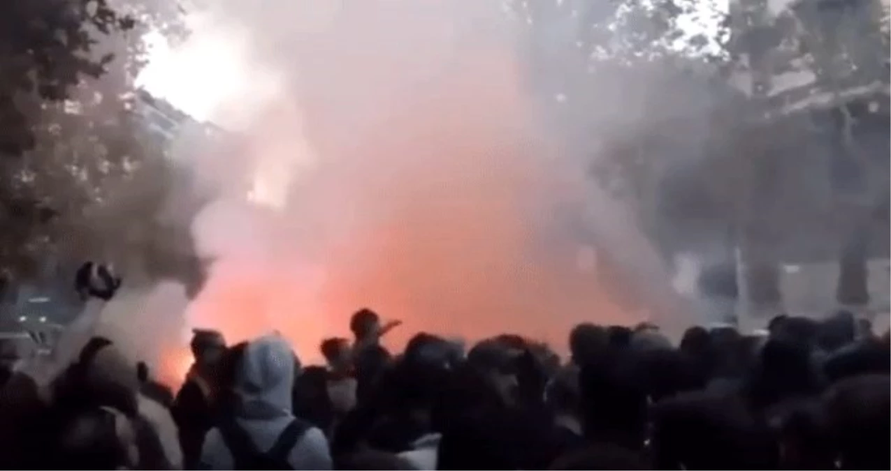 PKK yandaşları, İtalya\'da Türkiye Başkonsolosluğu önünde toplanıp çevreyi ateşe verdiler