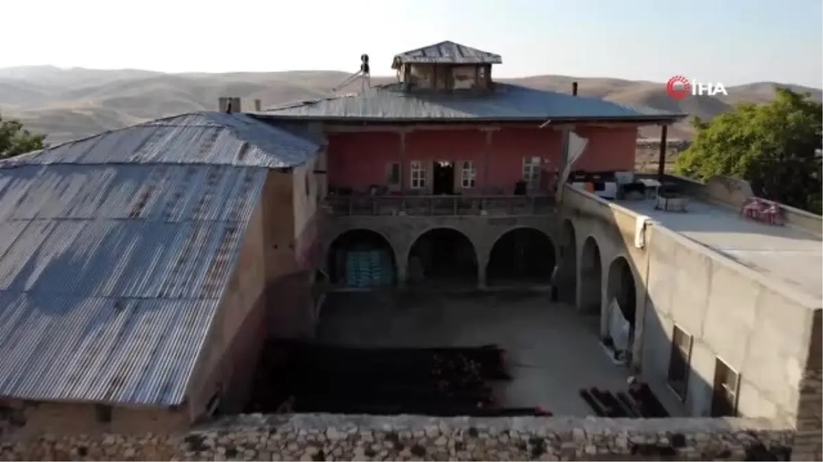 Yaşamın sürdüğü, 150 yıllık tescilli konağın koruma altına alınması bekleniyor