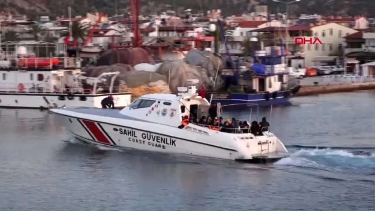 Çanakkale lastik botlarda 1 afgan ölü bulundu, 168 afgan kaçak yakalandı