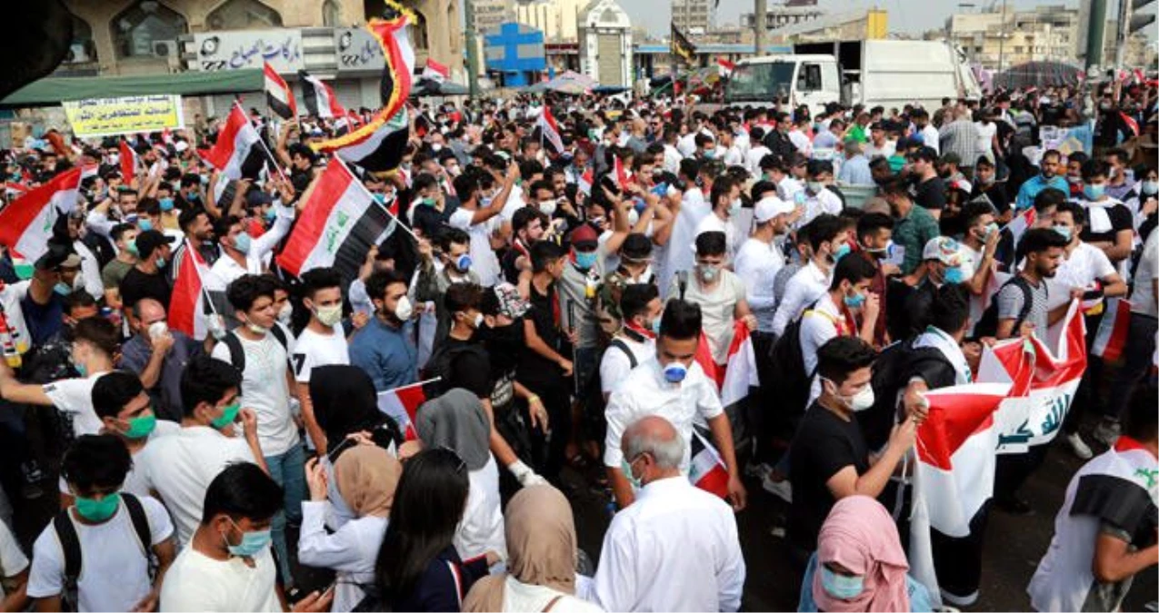 Gösterilerle sarsılan Bağdat\'ta sokağa çıkma yasağı ilan edildi