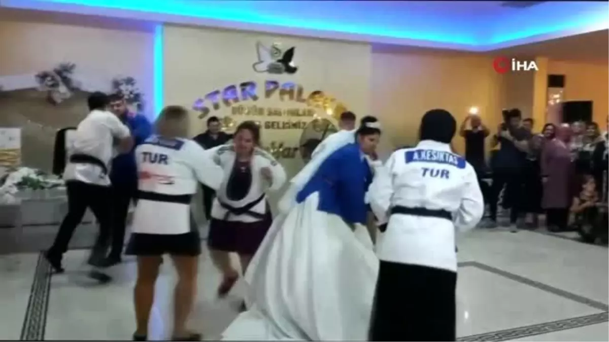 İşitme engelli çiftten judo müsabakası gibi düğün