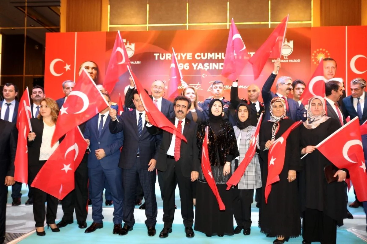 Diyarbakır\'da Cumhuriyet Bayramı resepsiyonu