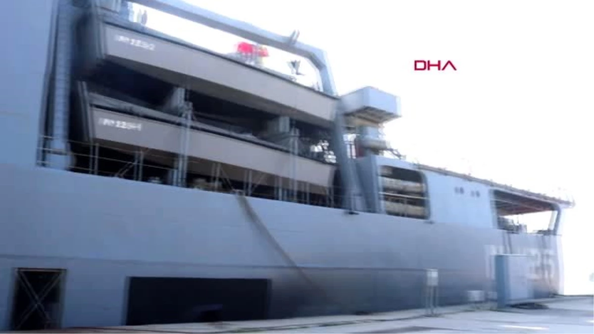 İzmir foça\'da askeri gemiler vatandaşların ziyaretine açıldı