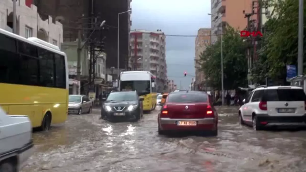 Mardin\'de sağanak yaşamı olumsuz etkiledi