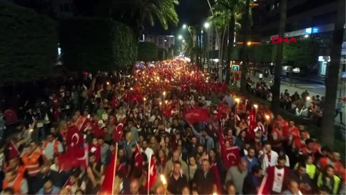 Adana\'da coşkulu cumhuriyet bayramı kutlaması