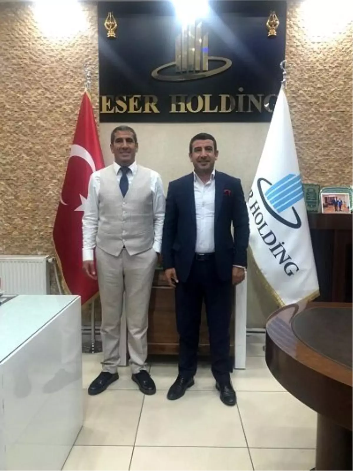 Eser Holding Yönetim Kurulu Başkanı Yalçın Bayrak ve Yönetim Kurulu Başkan Yardımcısından Anlamlı 29 Ekim Mesajı