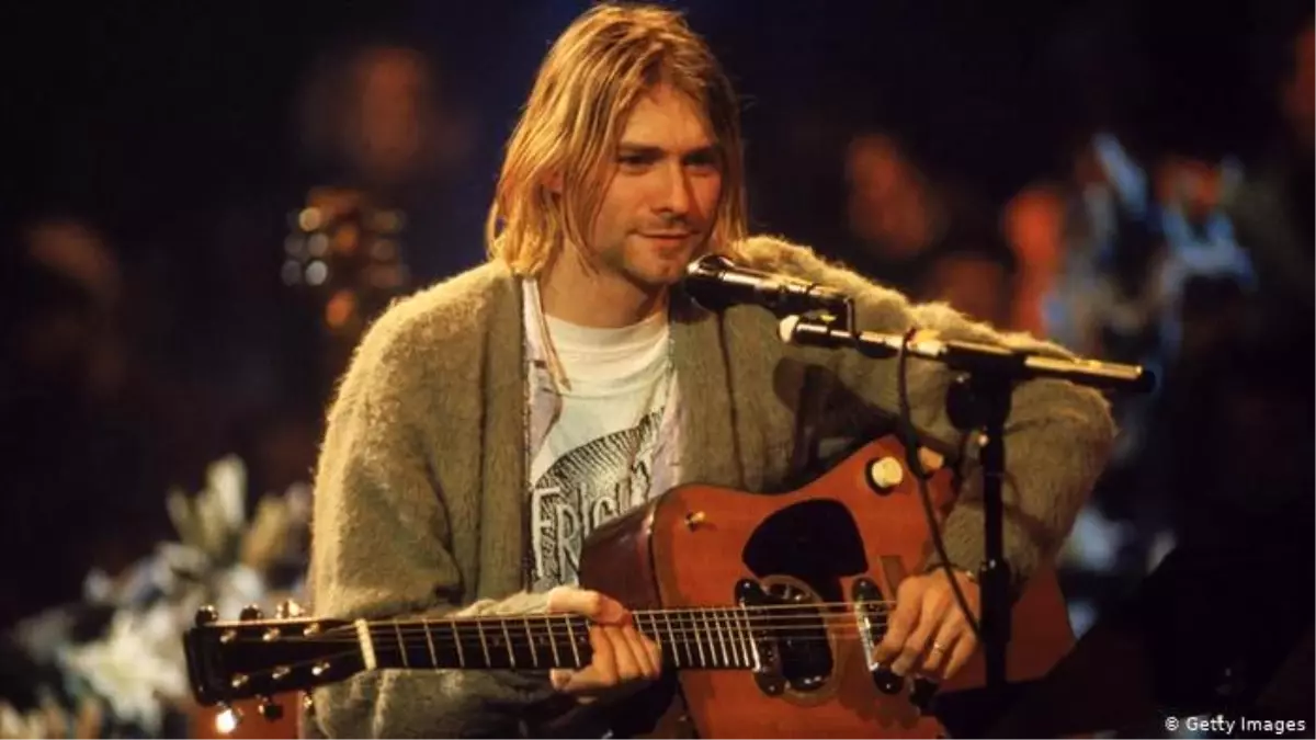 Kurt Cobain\'in hırkası 334 bin dolara satıldı